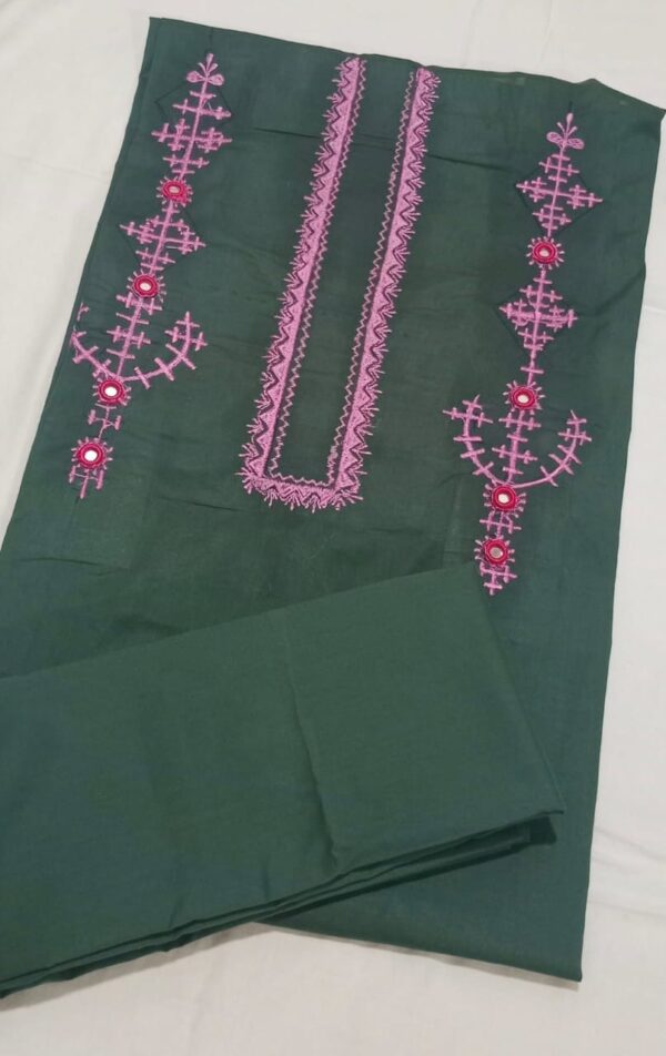 BAREEZE stuff embroided 2pc Green